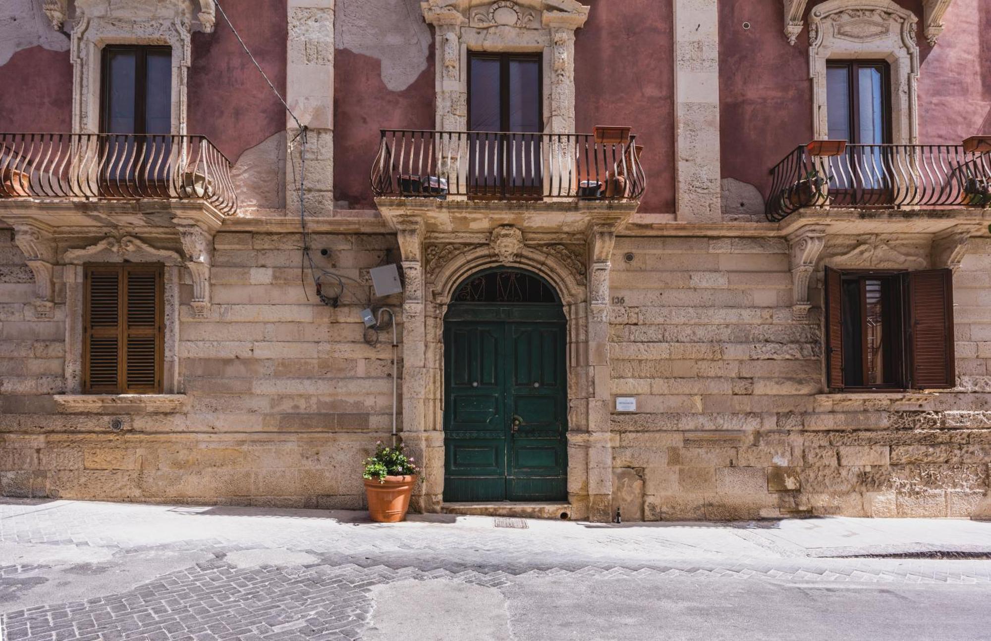 Palazzo Bozzanca Apartments By Wonderful Italy Syrakusa Exteriör bild